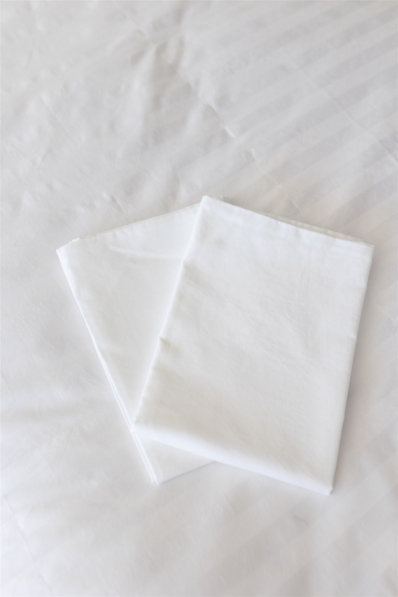 How-to-Host Percale Blend Pillowcase Set